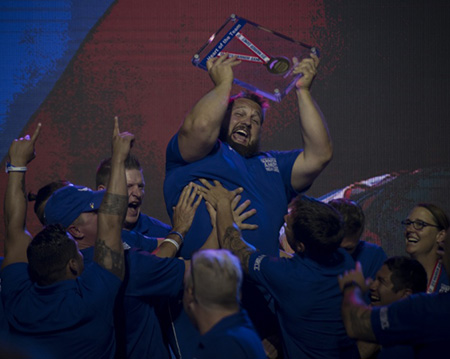 Rob Hufford receives award